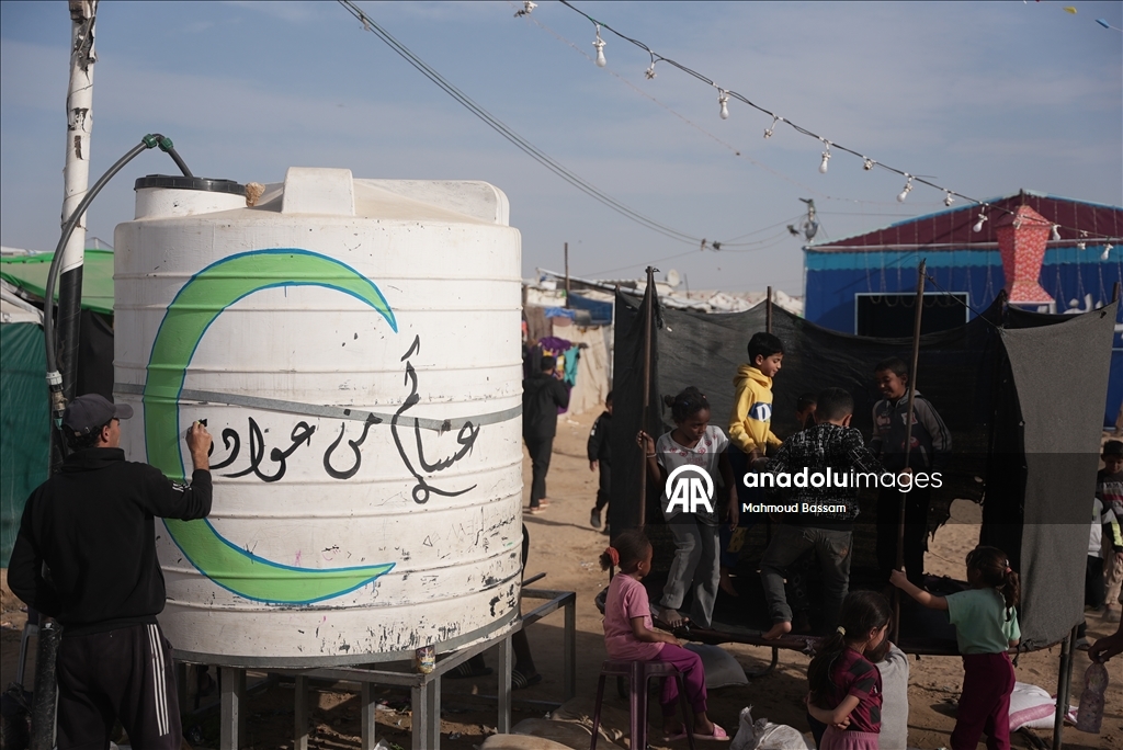 Палестинцы готовятся к Рамазану посреди разрушенного Хан-Юнуса в Газе