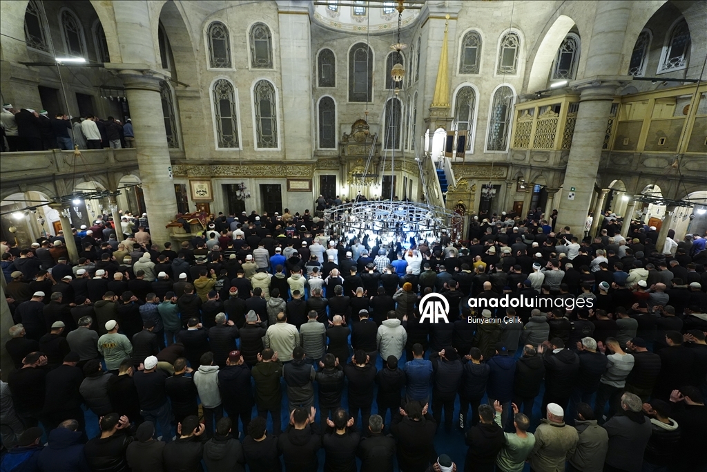 İstanbul'da ilk teravih namazı kılındı