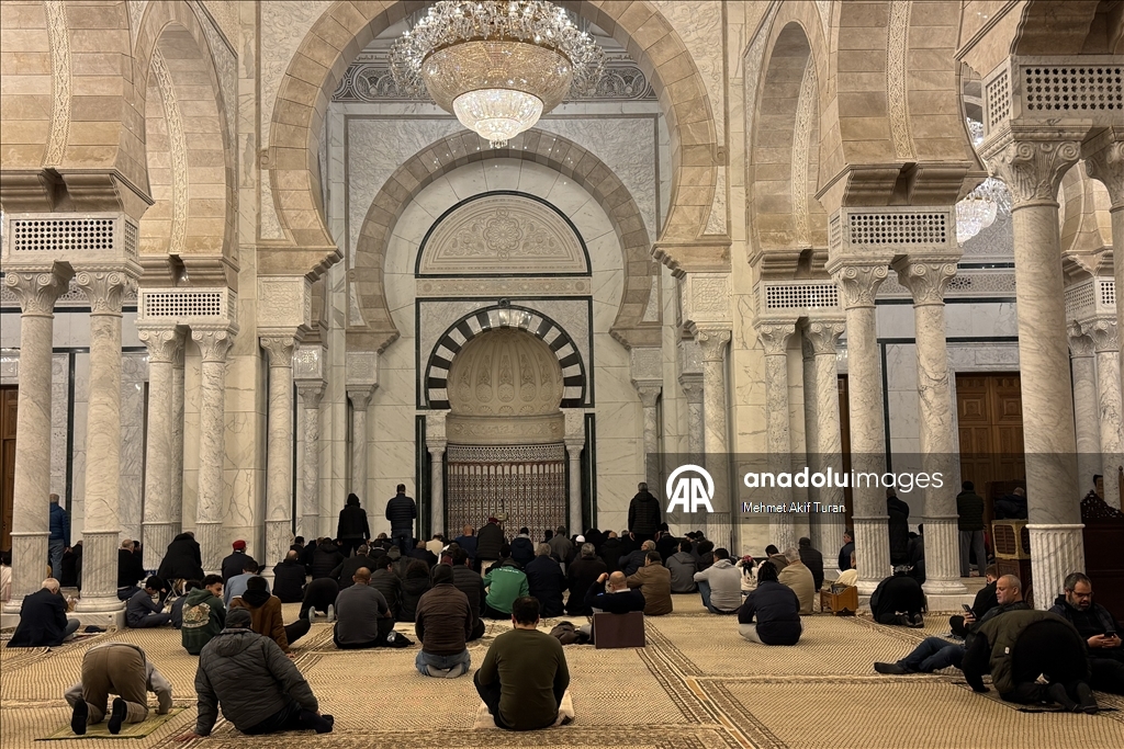 Tunus’ta ramazan ayının ilk teravih namazı kılındı