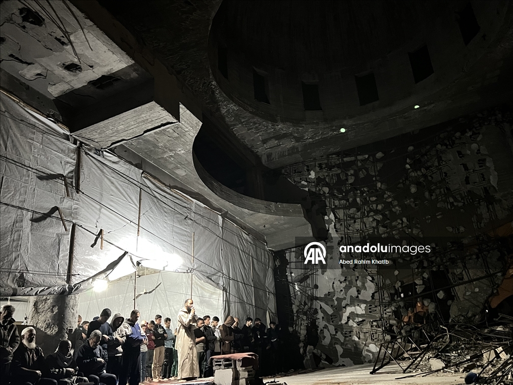 Muslims perform first Tarawih prayer in Gaza