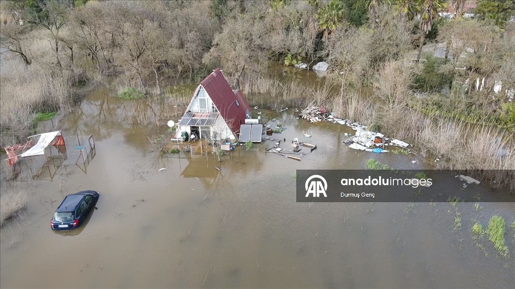 Muğla'da Köyceğiz Gölü taştı ev ve iş yerlerini su bastı
