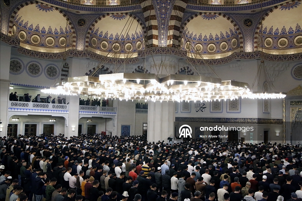 Kırgızistan'da ramazanın ilk teravih namazı hatimle kılındı