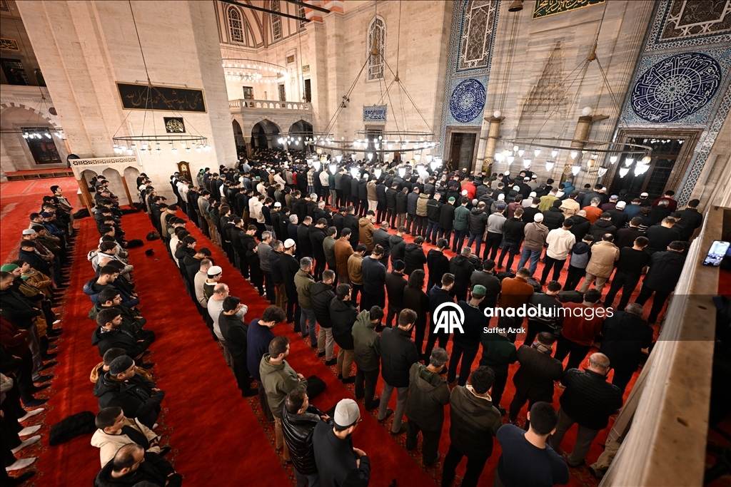 İstanbul'da ilk teravih namazı kılındı