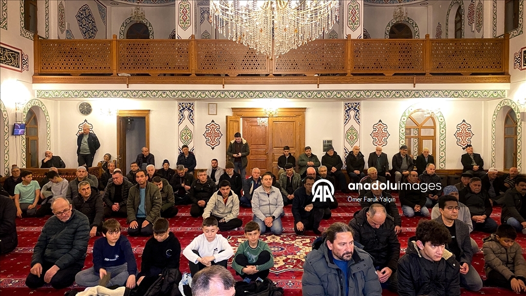 Balıkesir'de ilk teravih namazı kılındı