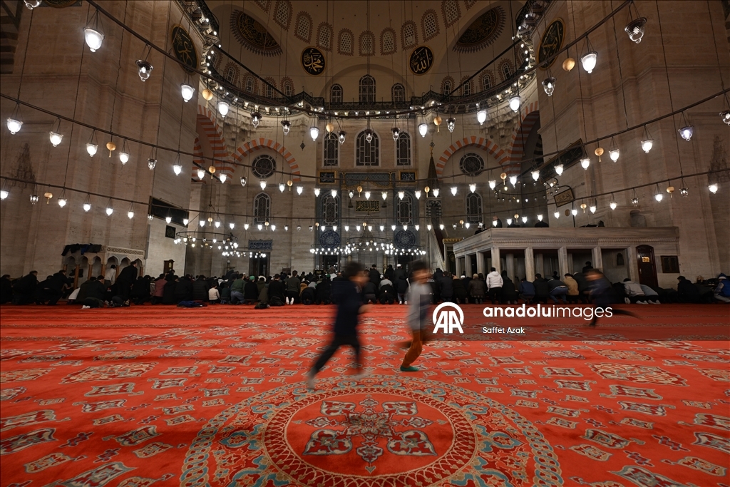 İstanbul'da ilk teravih namazı kılındı