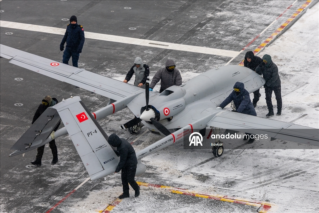 Bayraktar TB3 успешно выполнил полет в сложных погодных условиях