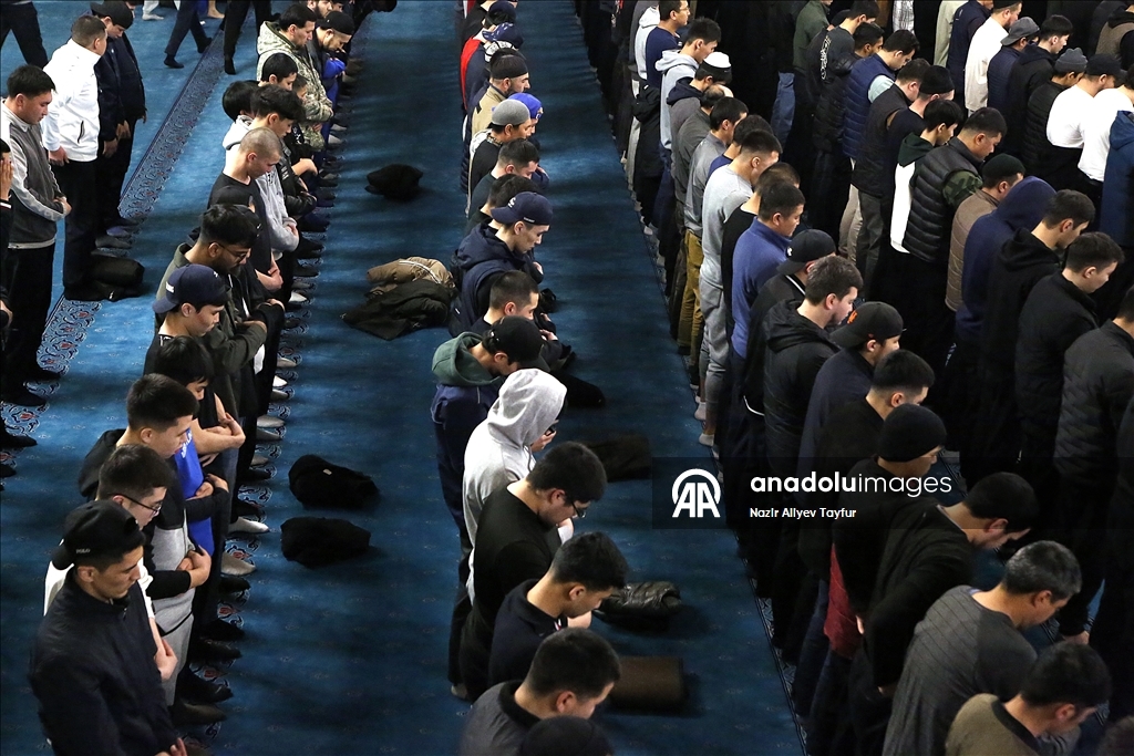 Kırgızistan'da ramazanın ilk teravih namazı hatimle kılındı