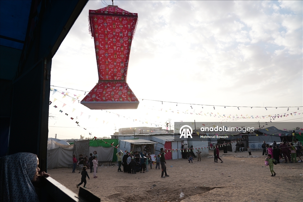 Палестинцы готовятся к Рамазану посреди разрушенного Хан-Юнуса в Газе