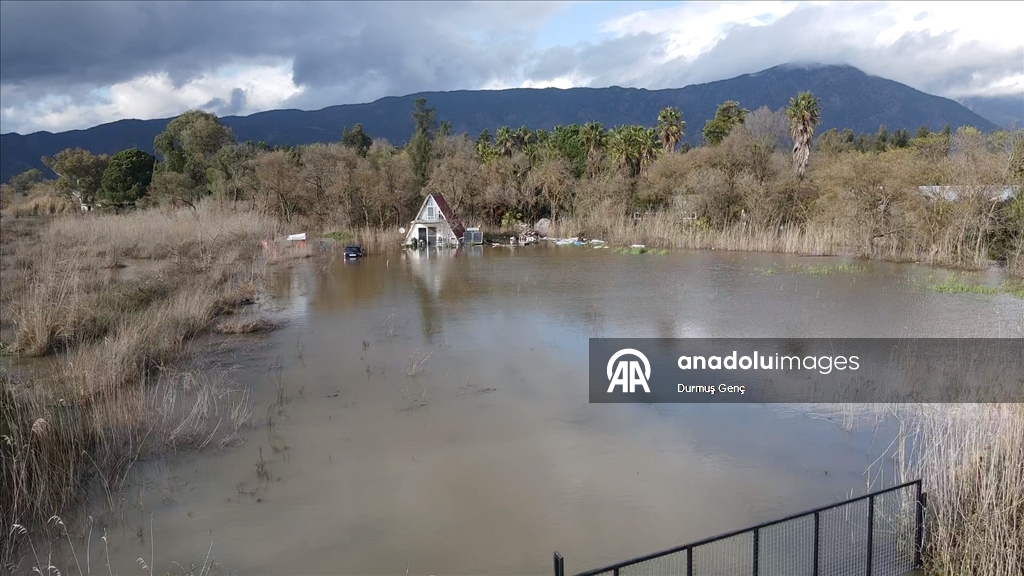 Muğla'da Köyceğiz Gölü taştı ev ve iş yerlerini su bastı