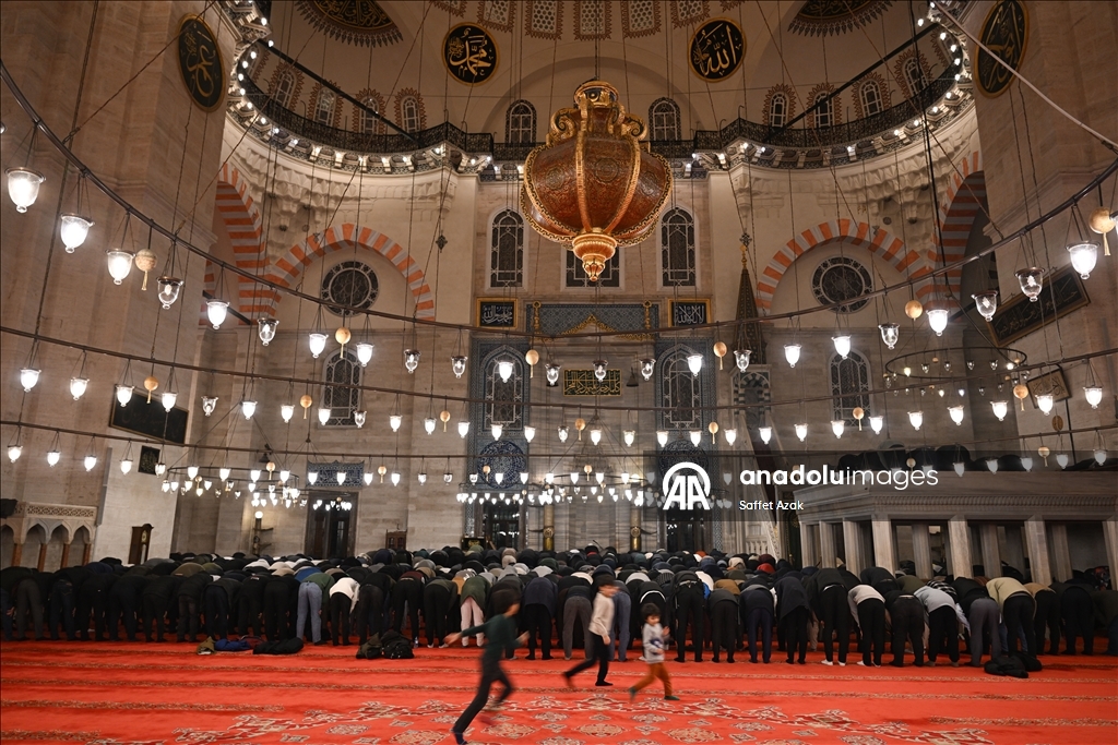 İstanbul'da ilk teravih namazı kılındı