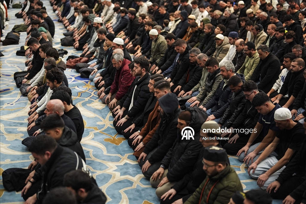 İstanbul'da ilk teravih namazı kılındı