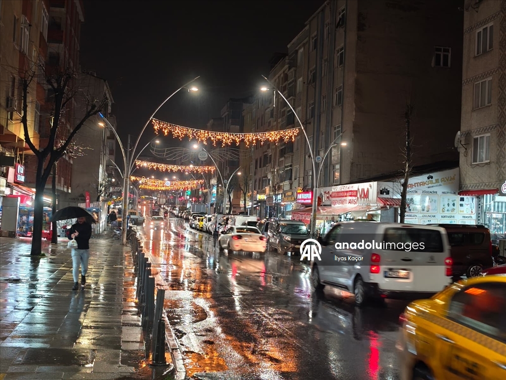 Улицы Стамбула украшены к Рамазану
