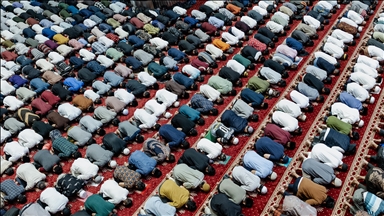 Dünyada Ramazan ayının ilk teravih namazı kılındı