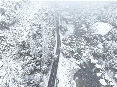 В национальном парке «Йосемити» в США наблюдается обильный снегопад