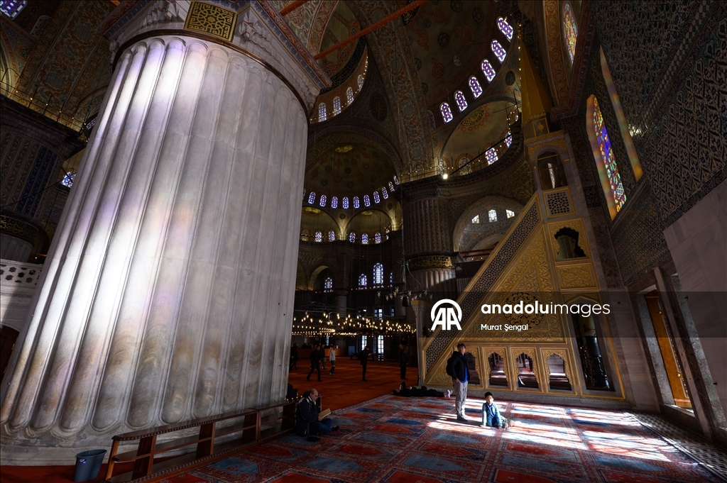 CУЛТАНСКИЕ МЕЧЕТИ СТАМБУЛА - Первая османская мечеть с шестью минаретами: «Султанахмет»