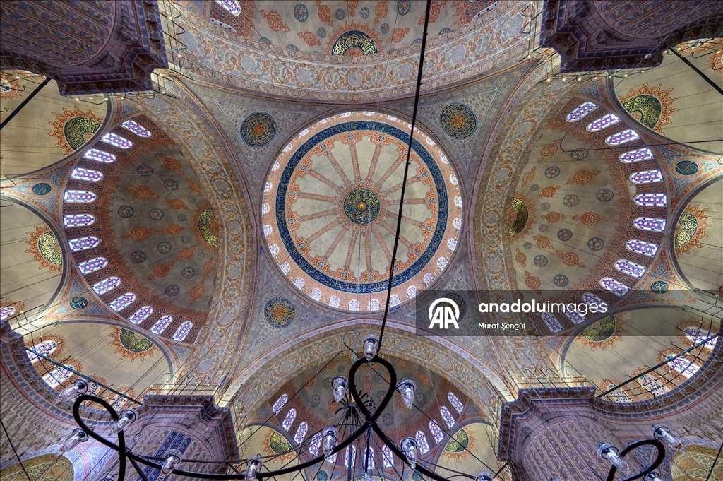 CУЛТАНСКИЕ МЕЧЕТИ СТАМБУЛА - Первая османская мечеть с шестью минаретами: «Султанахмет»