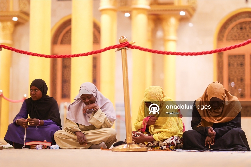 В Сенегале совершили первый намаз таравих