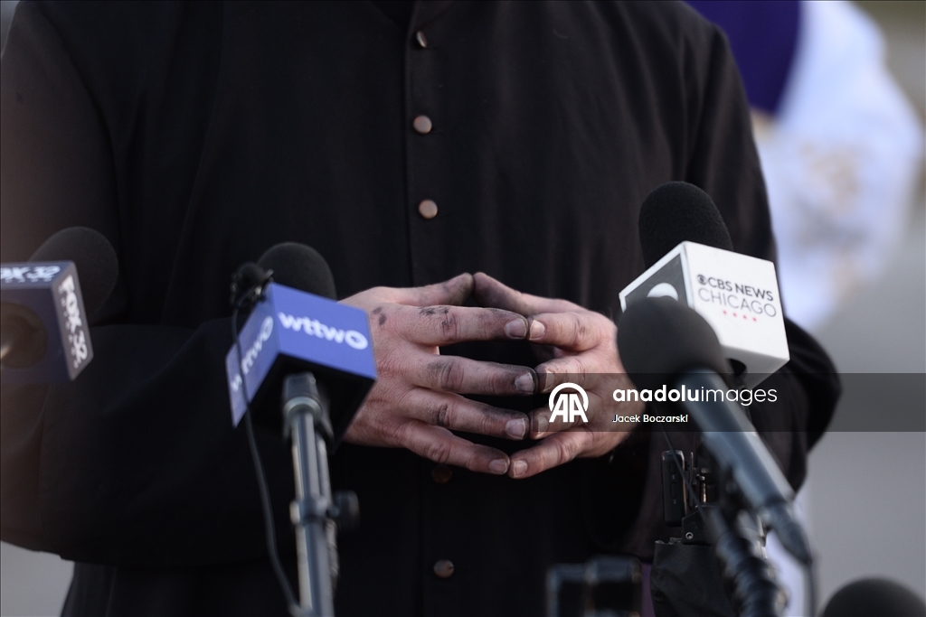 Месса в Пепельную среду для задержанных в центре ICE в Иллинойсе