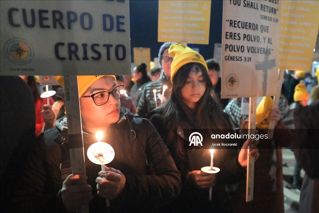В Чикаго прошла месса и шествие в Пепельную среду