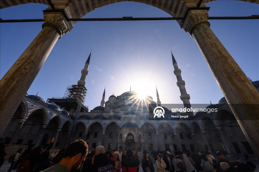 CУЛТАНСКИЕ МЕЧЕТИ СТАМБУЛА - Первая османская мечеть с шестью минаретами: «Султанахмет»