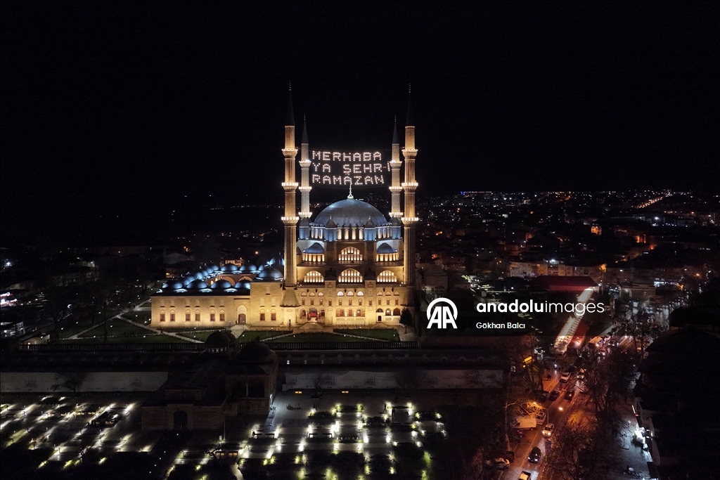 Знаменитая мечеть Селимие, которую великий архитектор османского периода