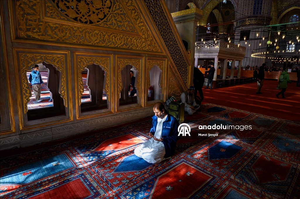 CУЛТАНСКИЕ МЕЧЕТИ СТАМБУЛА - Первая османская мечеть с шестью минаретами: «Султанахмет»