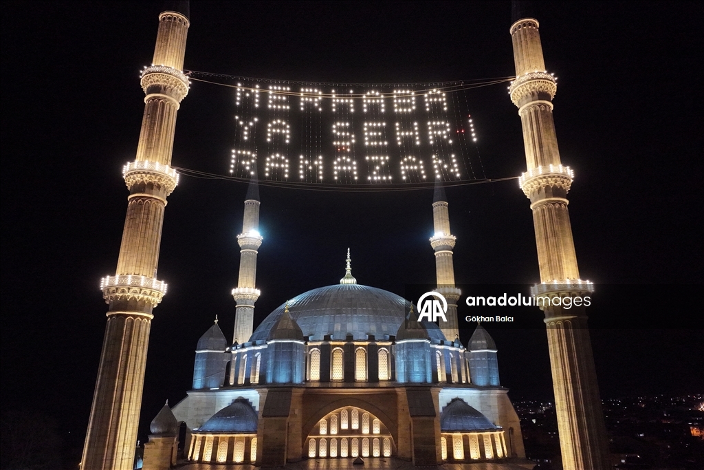 Знаменитая мечеть Селимие, которую великий архитектор османского периода