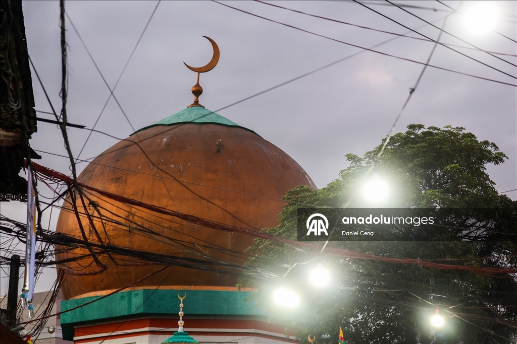 В Маниле совершена первая утренняя молитва по случаю Рамазана