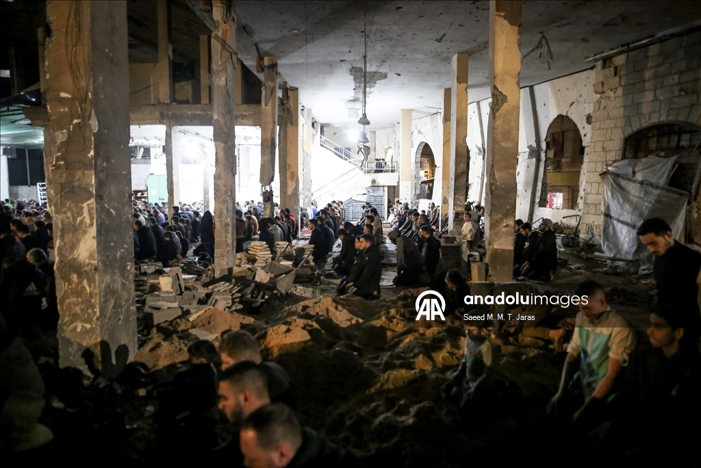 غزة.. التراويح على أنقاض المساجد في أول رمضان بعد الإبادة