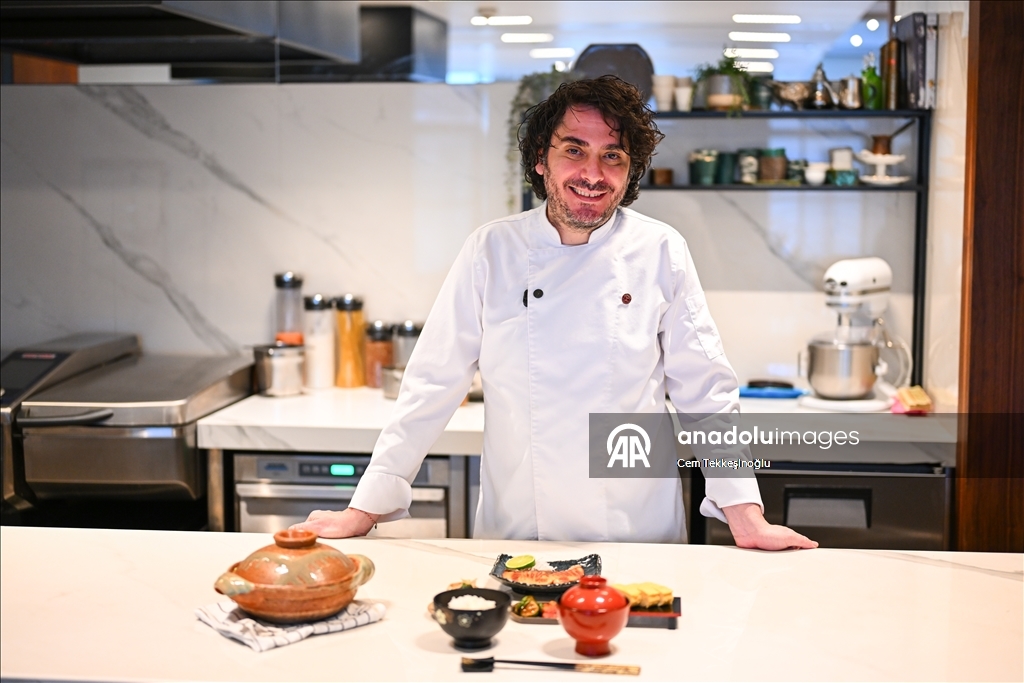Синан Дамгаджиоглу, первый турецкий шеф-повар, назначенный Министерством сельского, лесного и рыбного хозяйства Японии «Послом доброй воли японской кухни», делится своим опытом с молодыми кулинарами