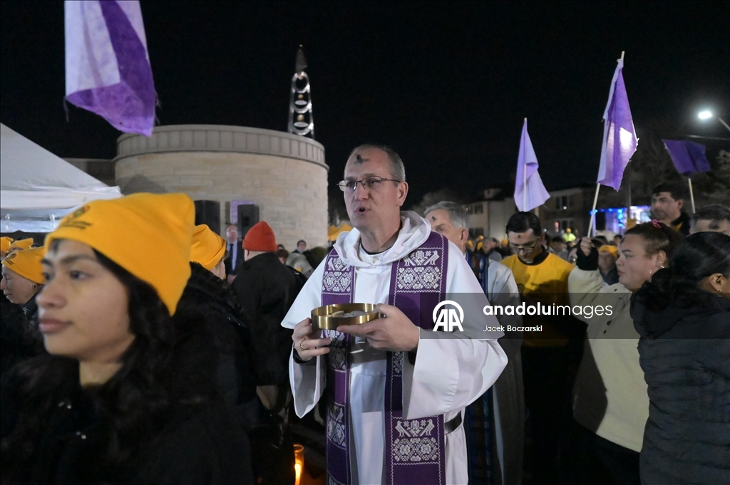В Чикаго прошла месса и шествие в Пепельную среду