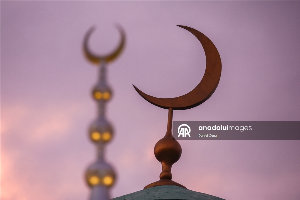 В Маниле совершена первая утренняя молитва по случаю Рамазана