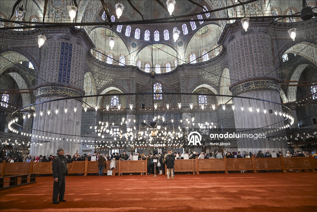 CУЛТАНСКИЕ МЕЧЕТИ СТАМБУЛА - Первая османская мечеть с шестью минаретами: «Султанахмет»