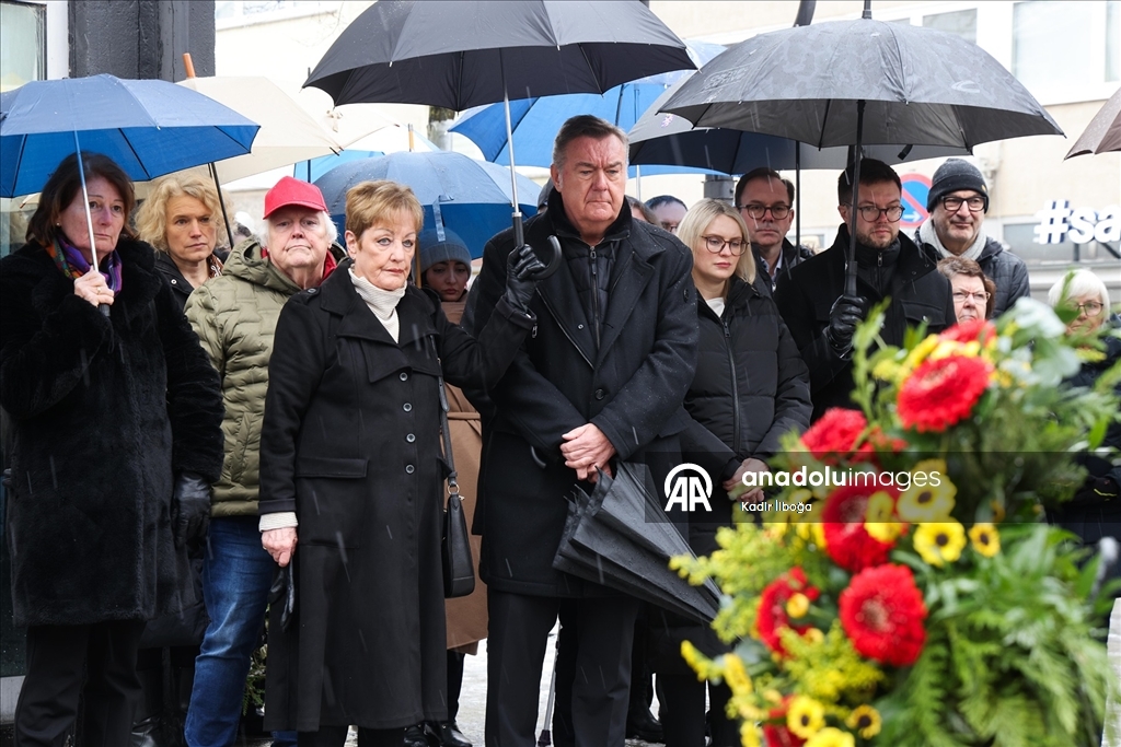 Almanya'daki ırkçı terör saldırısında yaşamını yitirenler 6. yılında Hanau'da anıldı