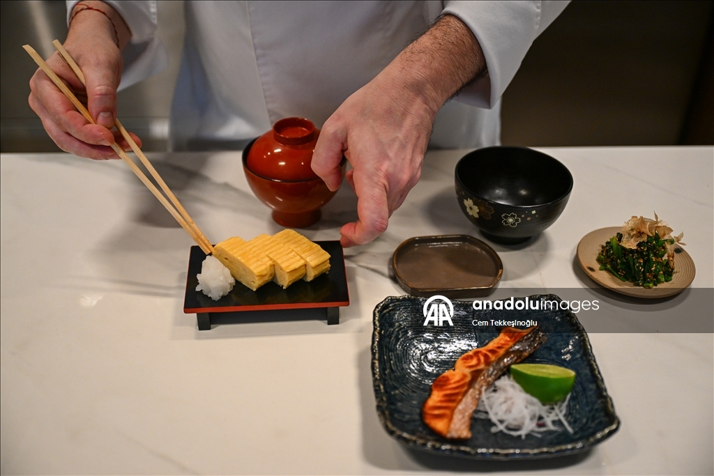 Синан Дамгаджиоглу, первый турецкий шеф-повар, назначенный Министерством сельского, лесного и рыбного хозяйства Японии «Послом доброй воли японской кухни», делится своим опытом с молодыми кулинарами