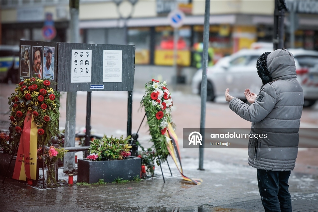 Almanya'daki ırkçı terör saldırısında yaşamını yitirenler 6. yılında Hanau'da anıldı