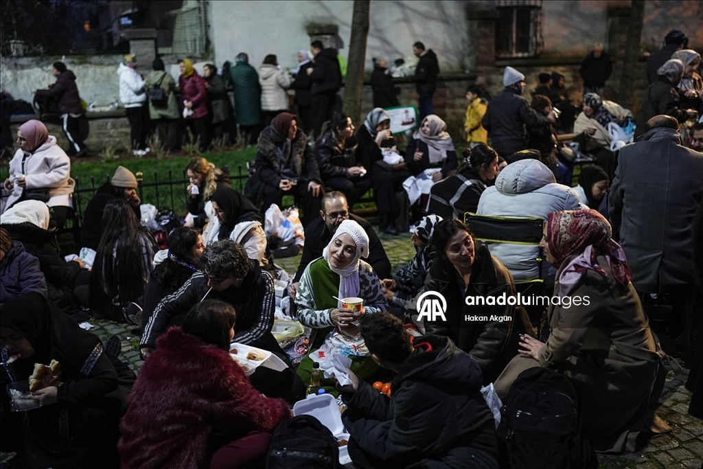 Ramazan'ın ilk gününde İstanbul'da iftar yoğunluğu