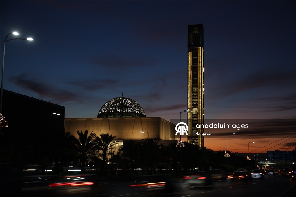 В Алжире совершили первый намаз таравих