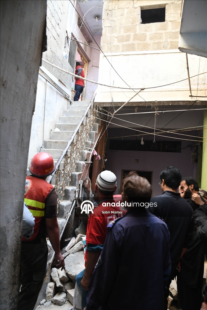 В Пакистане при взрыве в жилом доме погибли 13 человек, включая 4 детей