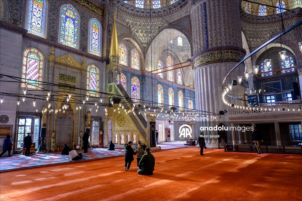 CУЛТАНСКИЕ МЕЧЕТИ СТАМБУЛА - Первая османская мечеть с шестью минаретами: «Султанахмет»