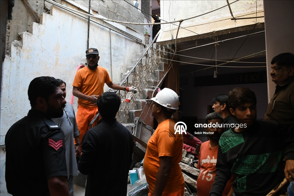 В Пакистане при взрыве в жилом доме погибли 13 человек, включая 4 детей