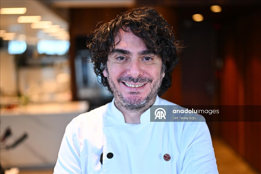 Синан Дамгаджиоглу, первый турецкий шеф-повар, назначенный Министерством сельского, лесного и рыбного хозяйства Японии «Послом доброй воли японской кухни», делится своим опытом с молодыми кулинарами