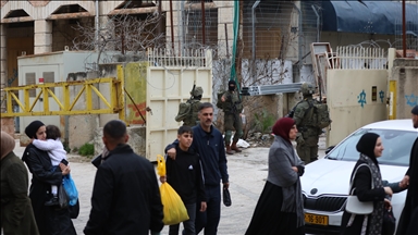 İsrail güçleri, Batı Şeria'nın El Halil kentine baskın düzenledi
