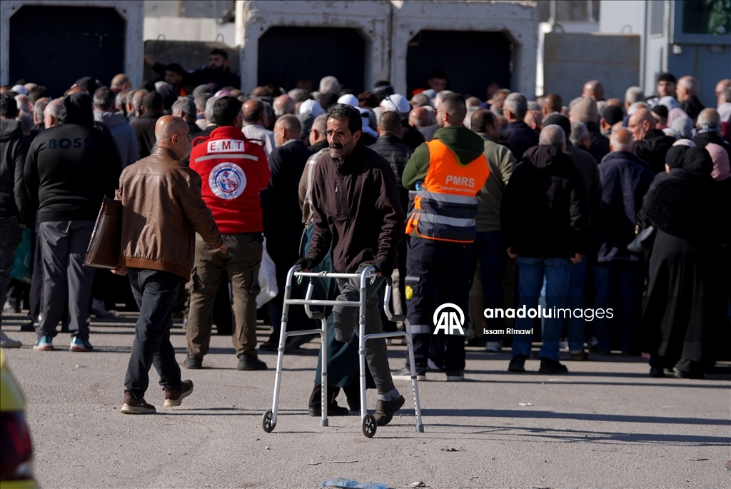 Израиль ограничил въезд палестинцев к Мечеть Аль-Акса в первый день Рамадана
