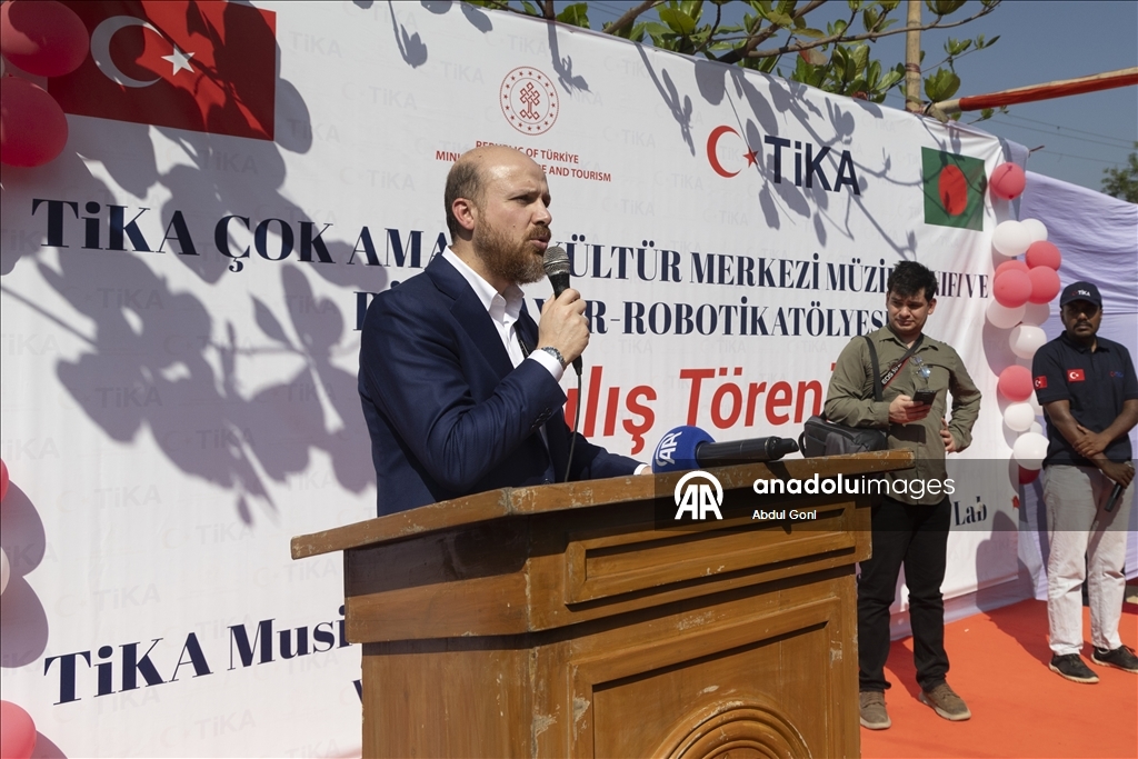 بنغلاديش.. وفد تركي يشارك مسلمي الروهينغيا الإفطار ويتفقد أوضاعهم