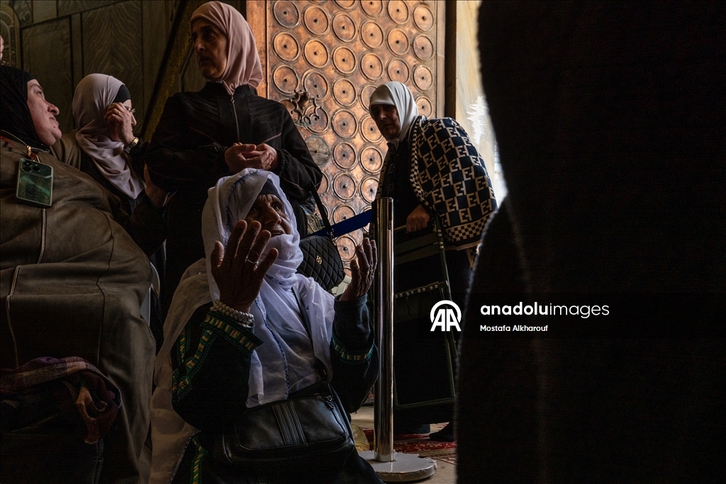 80 ألف مصلٍ يؤدون صلاة الجمعة الأولى من رمضان بالمسجد الأقصى