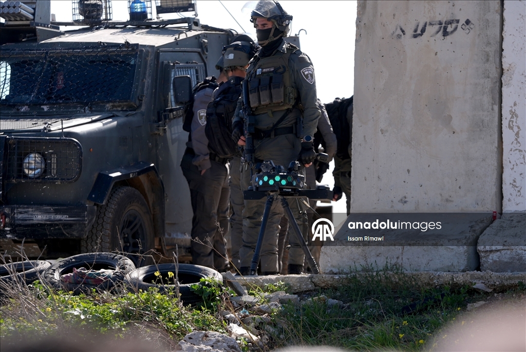 Израиль ограничил въезд палестинцев к Мечеть Аль-Акса в первый день Рамадана