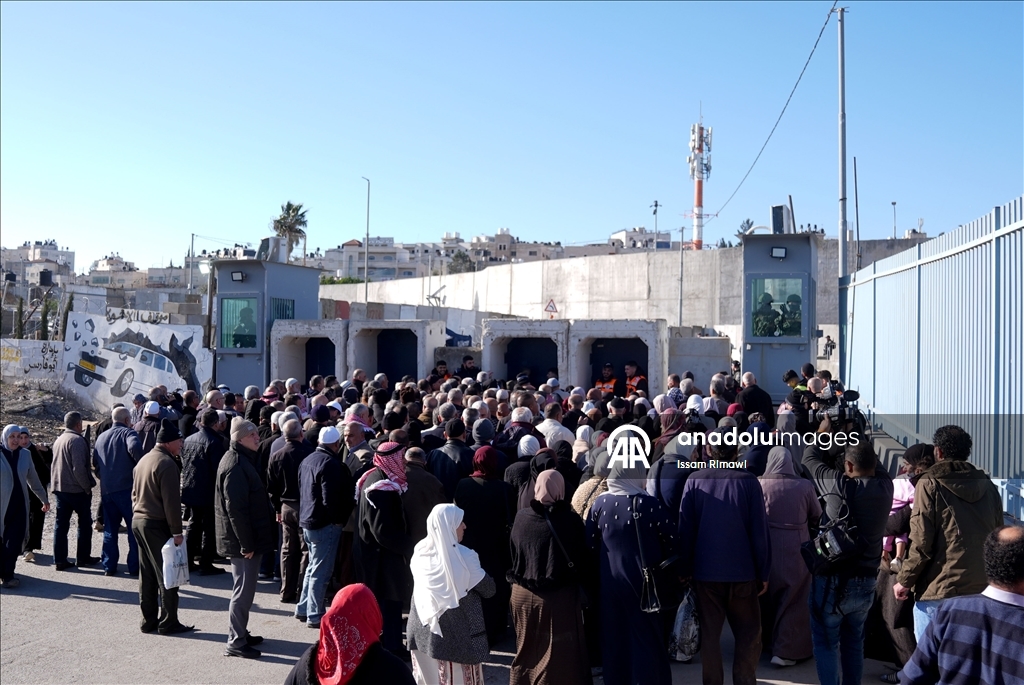 Израиль ограничил въезд палестинцев к Мечеть Аль-Акса в первый день Рамадана