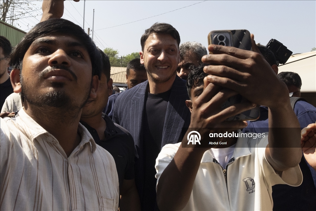 بنغلاديش.. وفد تركي يشارك مسلمي الروهينغيا الإفطار ويتفقد أوضاعهم