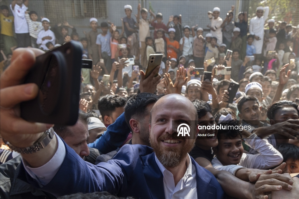 بنغلاديش.. وفد تركي يشارك مسلمي الروهينغيا الإفطار ويتفقد أوضاعهم